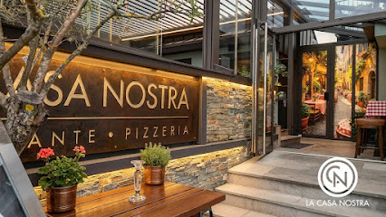 Pizza de La Casa Nostra à Annecy