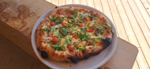 Pizza de Pizzeria l'hirondelle à Lathuile